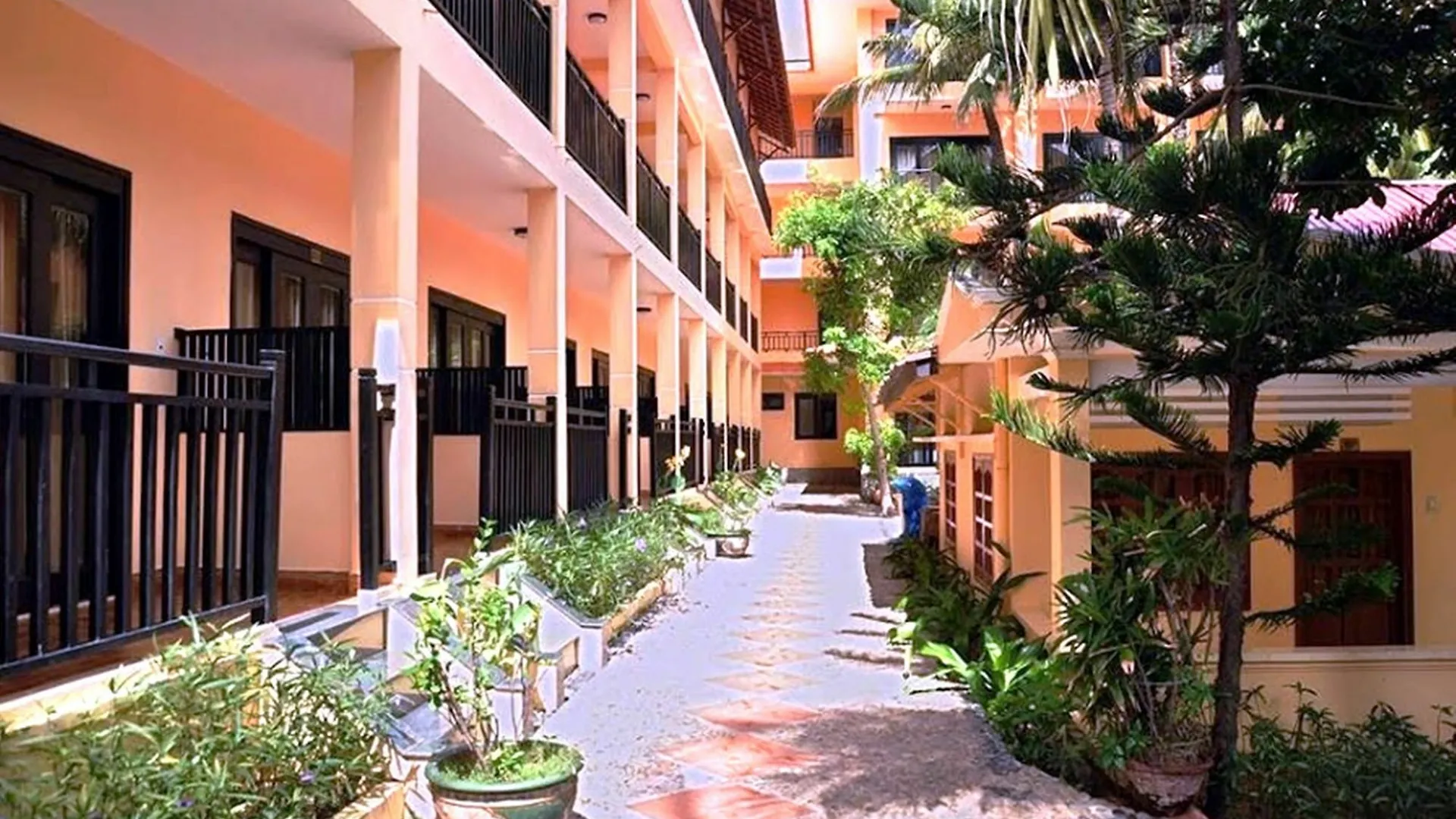 Hon Rom 1 Resort Mui Ne 2*,